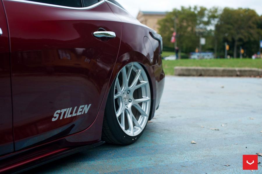 Детали экстерьера Nissan Maxima on Vossen Wheels (VFS6) 2016 года  (фото 7 из 29)